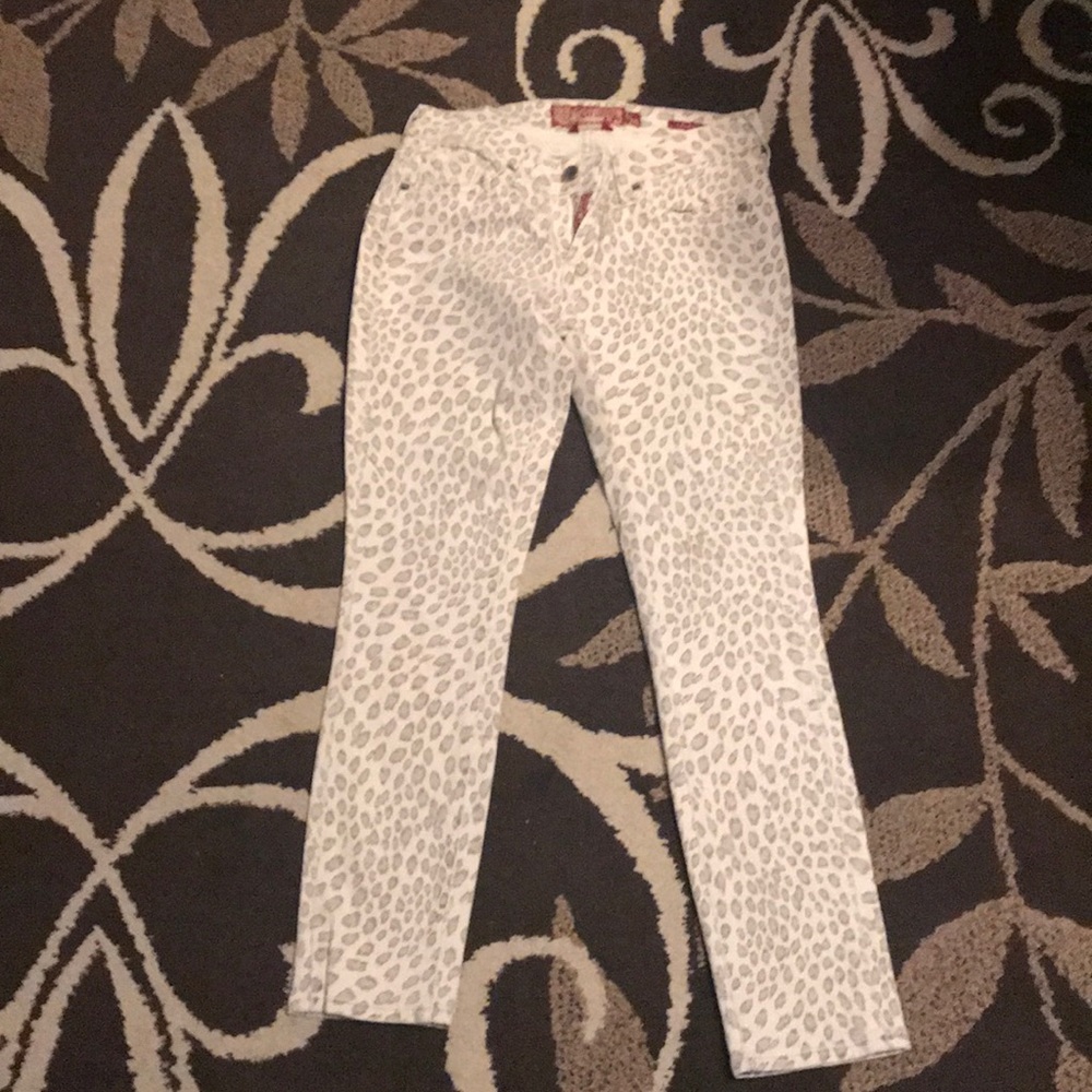 Lucky brand crops